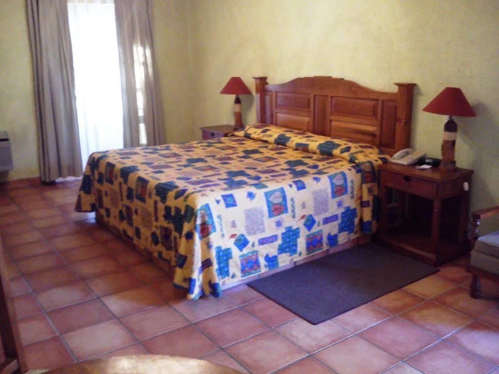 Hotel Rincon Del Montero Parras de la Fuente Esterno foto