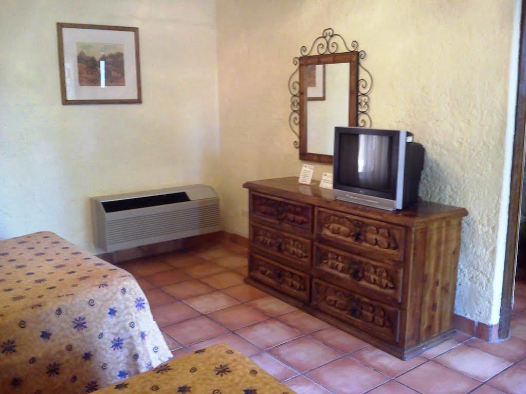 Hotel Rincon Del Montero Parras de la Fuente Esterno foto